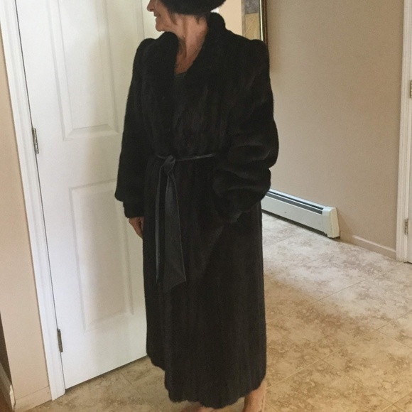 MAKE AN OFFER!!! Full Length Blackglama Mink Coat